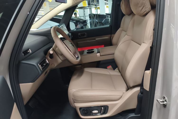 Used Li Auto MEGA 2025 Home Family Special Edition Left Front Seat