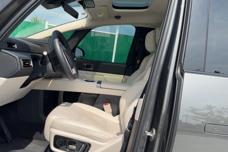 Used Li Auto MEGA 2025 Home Family Special Edition Left Front Seat
