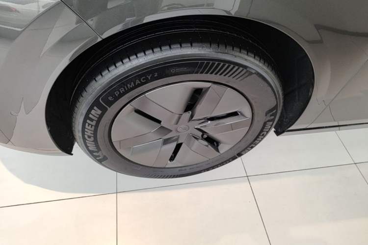 Used Li Auto MEGA 2025 Ultra Smart Refreshed Edition Left Front Wheel Hub