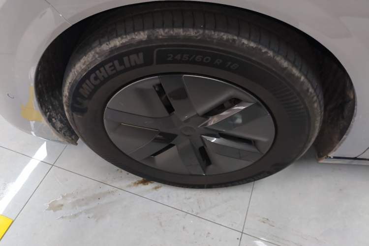 Used Li Auto MEGA 2025 Home Family Special Edition Left Front Wheel Hub