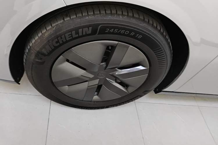 Used Li Auto MEGA 2025 Home Family Special Edition Left Front Wheel Hub