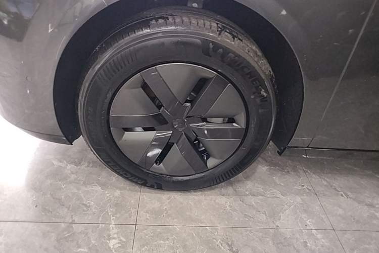 Used Li Auto MEGA 2025 Ultra Smart Refreshed Edition Left Front Wheel Hub