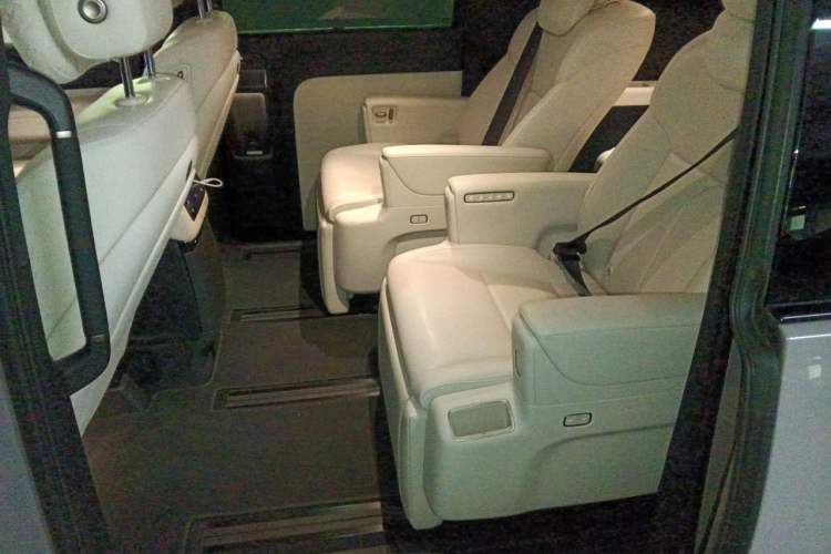 Used Li Auto MEGA 2025 Home Family Special Edition Left Rear Seat