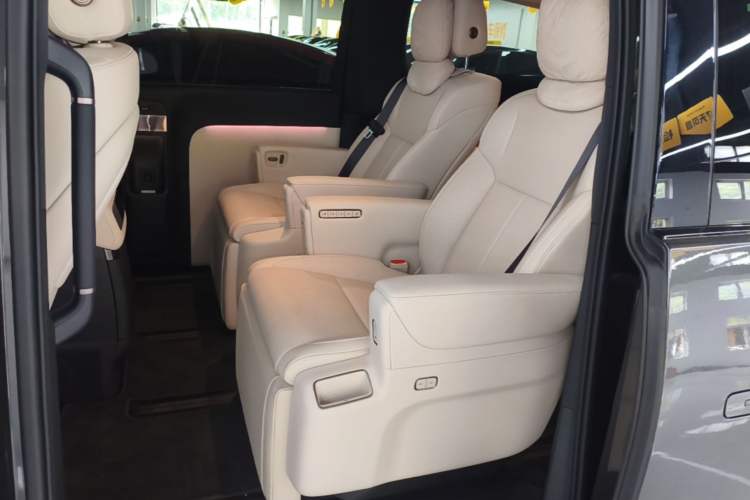 Used Li Auto MEGA 2025 Home Family Special Edition Left Rear Seat