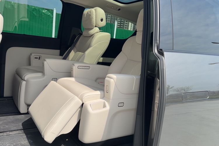 Used Li Auto MEGA 2025 Home Family Special Edition Left Rear Seat