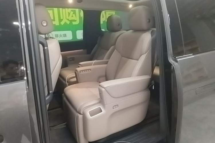 Used Li Auto MEGA 2025 Home Family Special Edition Left Rear Seat