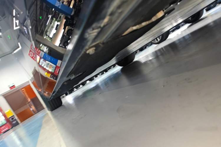 Used Li Auto MEGA 2025 Home Family Special Edition Left Side Sill