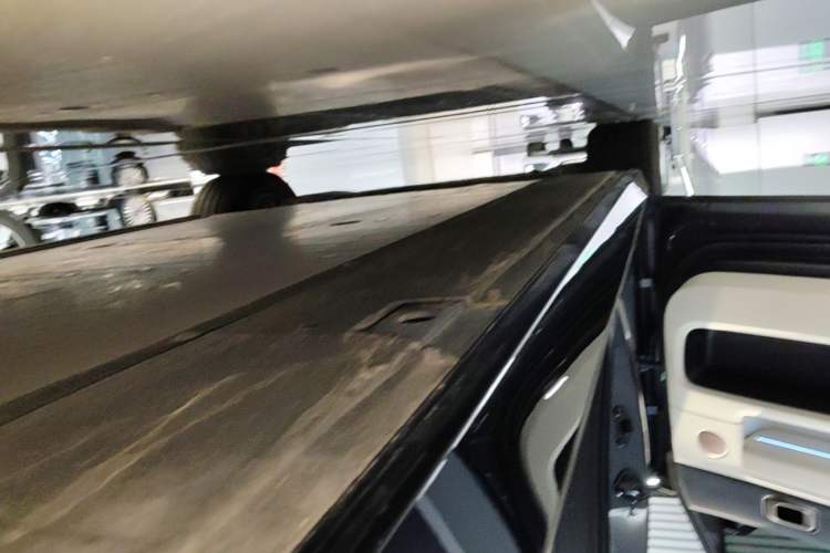 Used Li Auto MEGA 2025 Home Family Special Edition Left Side Sill