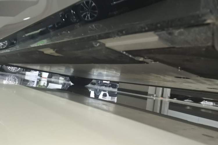 Used Li Auto MEGA 2025 Home Family Special Edition Left Side Sill