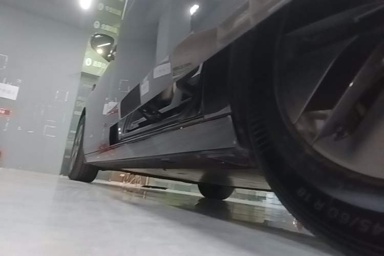 Used Li Auto MEGA 2025 Home Family Special Edition Left Side Sill
