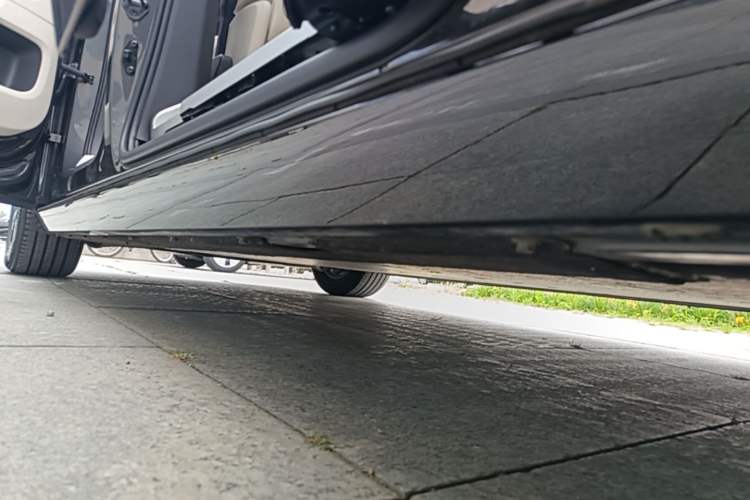 Used Li Auto MEGA 2025 Home Family Special Edition Left Side Sill
