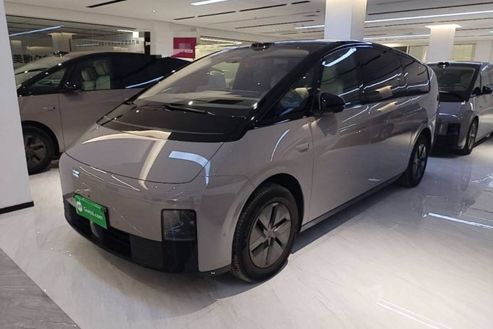 Li Auto MEGA 2025