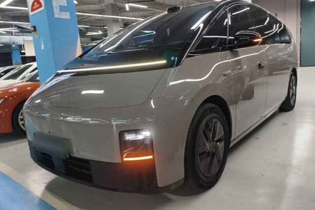 Li Auto MEGA 2025 Home Family Special Edition de segunda mano