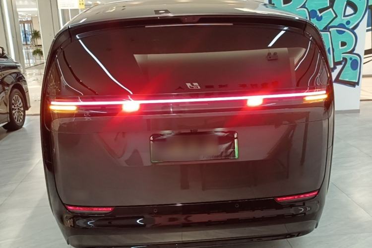 Used Li Auto MEGA 2025 Home Family Special Edition Rear