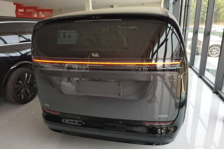 Used Li Auto MEGA 2025 Ultra Smart Refreshed Edition Rear