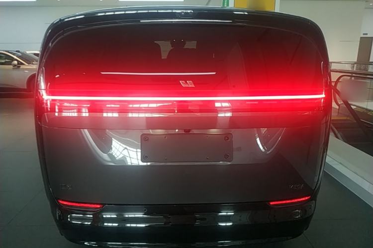 Used Li Auto MEGA 2025 Home Family Special Edition Rear