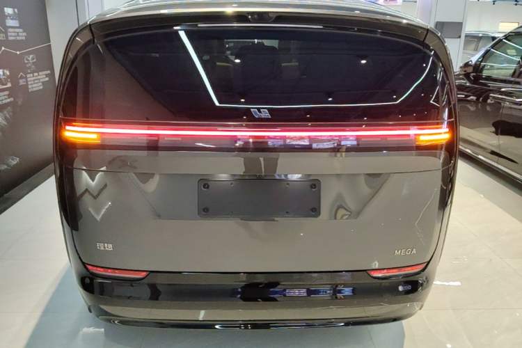 Used Li Auto MEGA 2025 Home Family Special Edition Rear