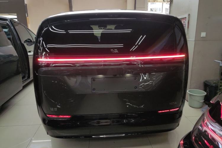 Used Li Auto MEGA 2025 Home Family Special Edition Rear