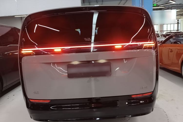 Used Li Auto MEGA 2025 Home Family Special Edition Rear
