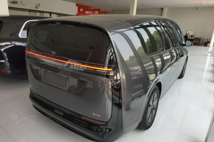Used Li Auto MEGA 2025 Ultra Smart Refreshed Edition Rear Right 45 Deg