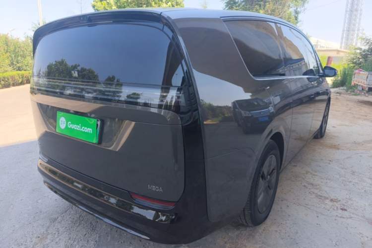 Used Li Auto MEGA 2025 Home Family Special Edition Rear Right 45 Deg