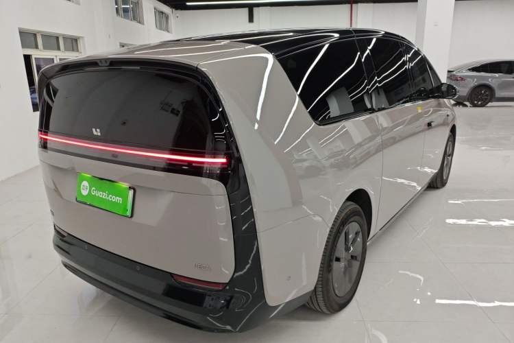 Used Li Auto MEGA 2025 Home Family Special Edition Rear Right 45 Deg