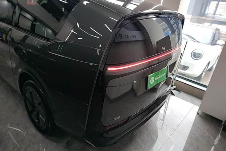 Used Li Auto MEGA 2025 Ultra Smart Refreshed Edition Rear
