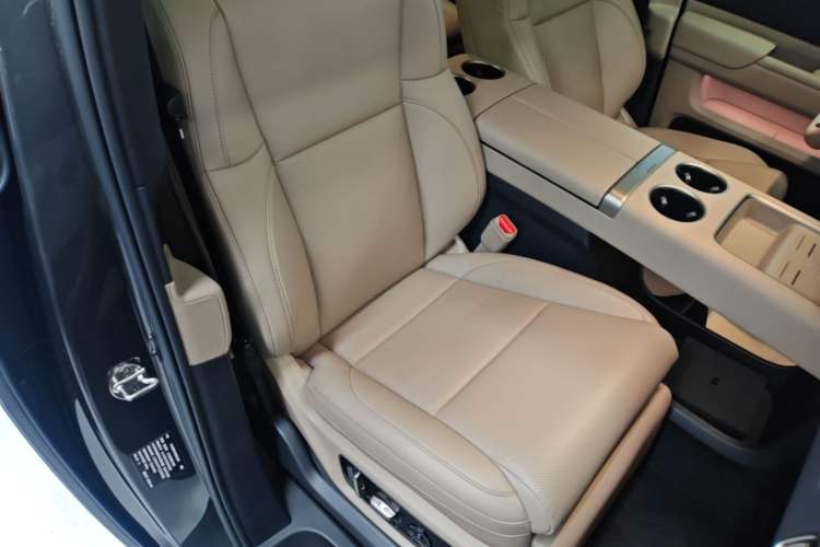 Used Li Auto MEGA 2025 Home Family Special Edition Right Front Seat