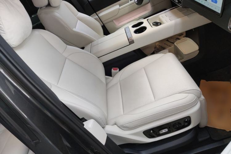 Used Li Auto MEGA 2025 Home Family Special Edition Right Front Seat