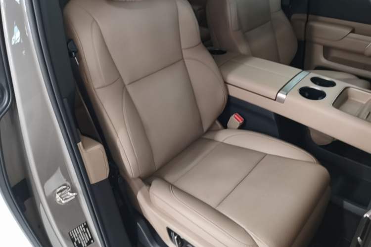 Used Li Auto MEGA 2025 Home Family Special Edition Right Front Seat
