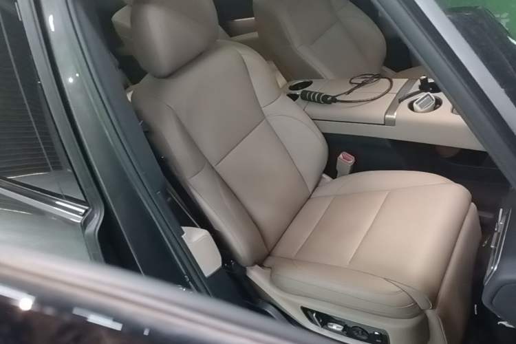 Used Li Auto MEGA 2025 Home Family Special Edition Right Front Seat