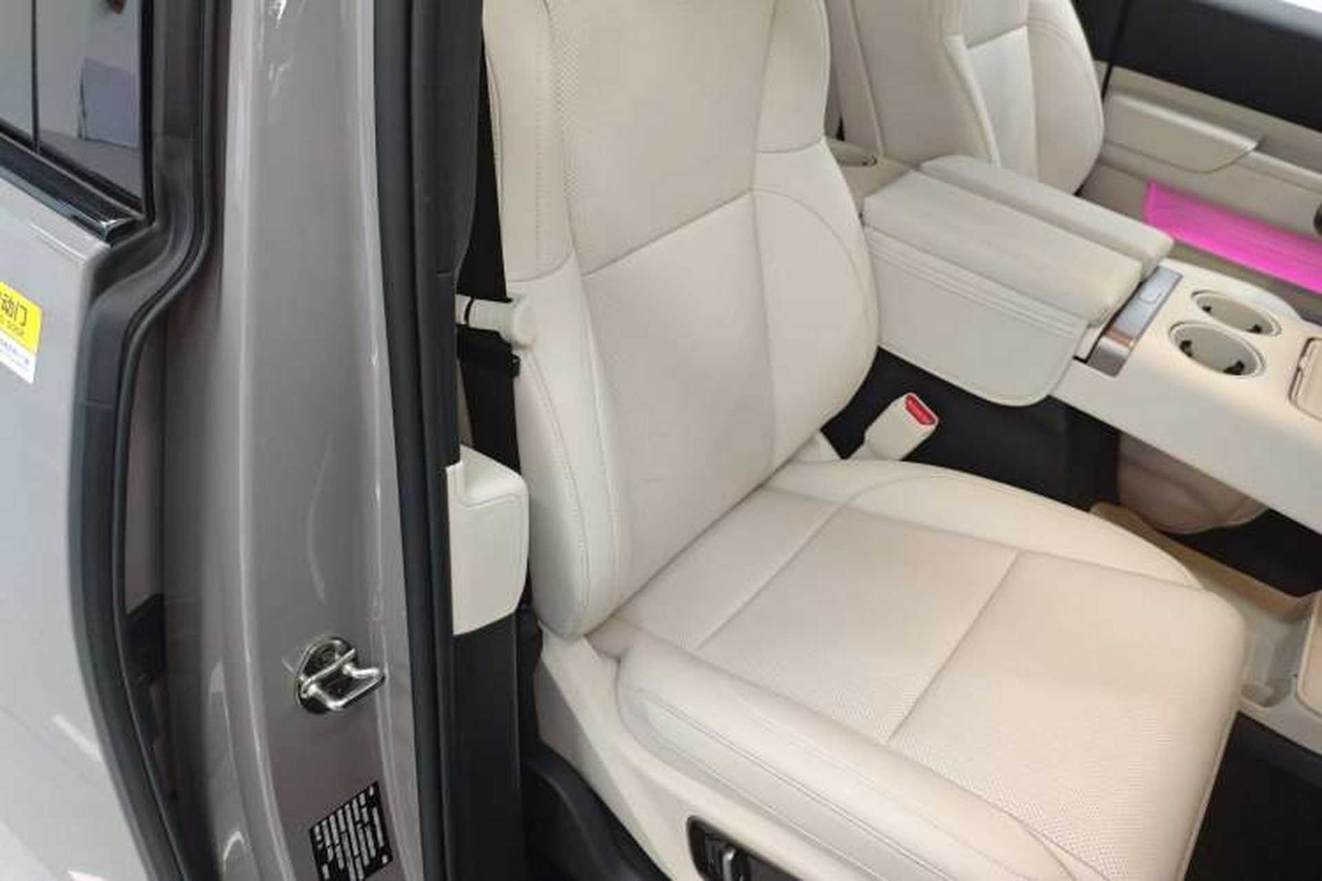 Used Li Auto MEGA 2025 Home Family Special Edition Right Front Seat