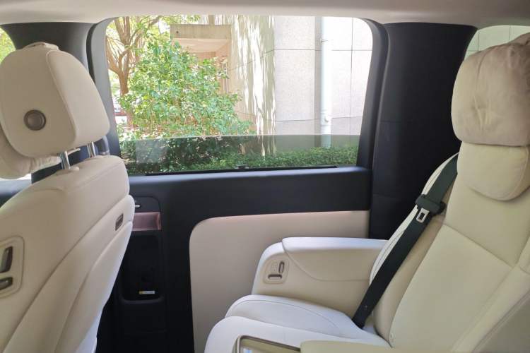 Used Li Auto MEGA 2025 Ultra Smart Refreshed Edition Right Rear Door Interior