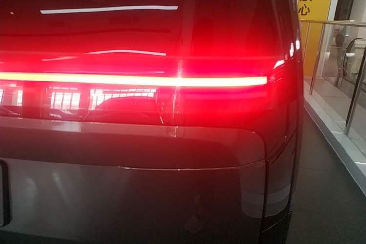 Used Li Auto MEGA 2025 Home Family Special Edition Right Rear Taillight