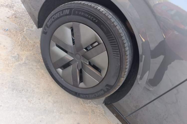 Used Li Auto MEGA 2025 Home Family Special Edition Right Rear Wheel Hub