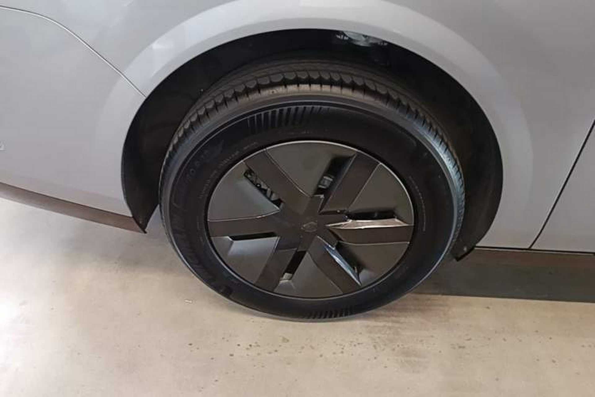 Used Li Auto MEGA 2025 Ultra Smart Refreshed Edition Right Rear Wheel Hub
