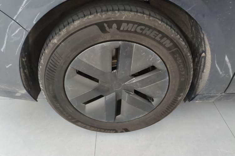 Used Li Auto MEGA 2025 Home Family Special Edition Right Rear Wheel Hub