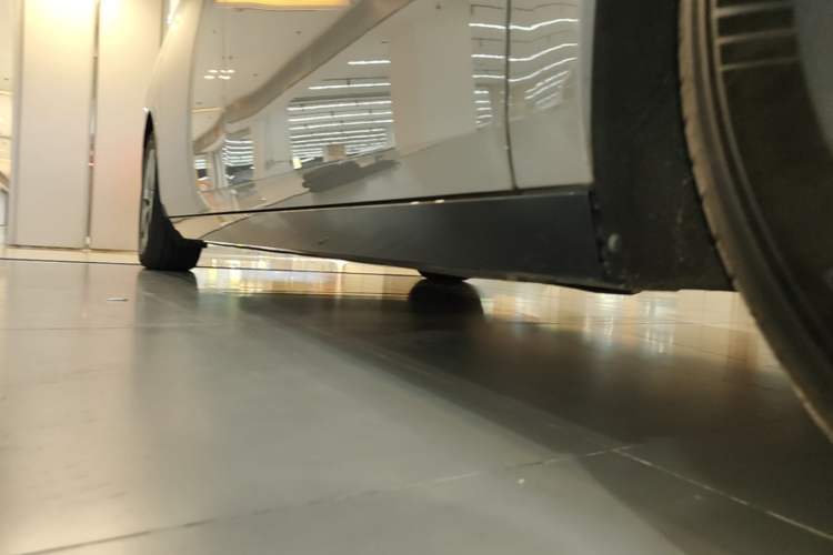 Used Li Auto MEGA 2025 Home Family Special Edition Right Side Sill