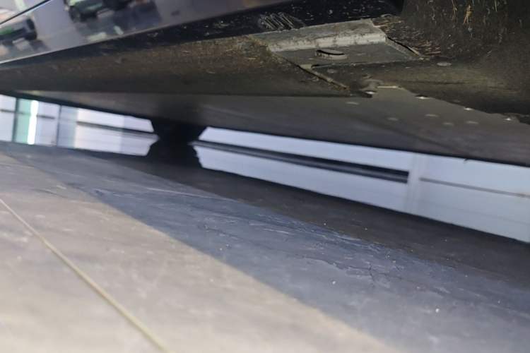 Used Li Auto MEGA 2025 Ultra Smart Refreshed Edition Right Side Sill
