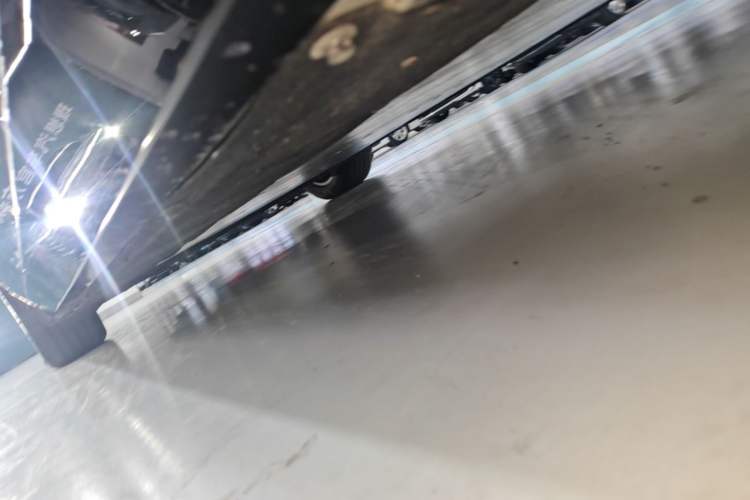 Used Li Auto MEGA 2025 Home Family Special Edition Right Side Sill