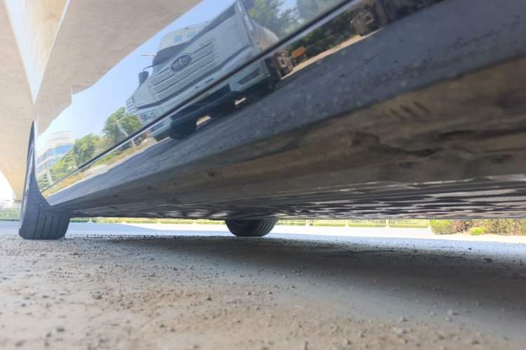 Used Li Auto MEGA 2025 Home Family Special Edition Right Side Sill