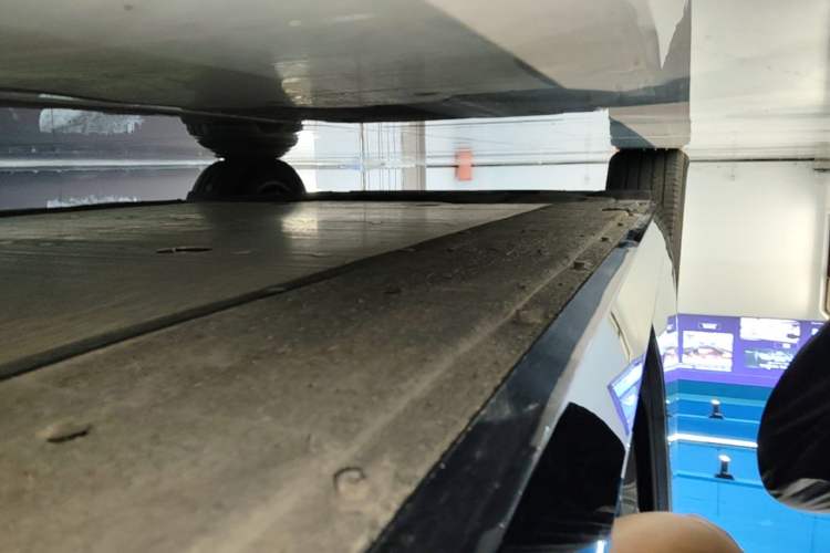 Used Li Auto MEGA 2025 Home Family Special Edition Right Side Sill