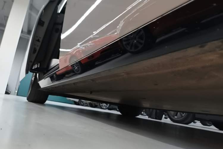 Used Li Auto MEGA 2025 Home Family Special Edition Right Side Sill