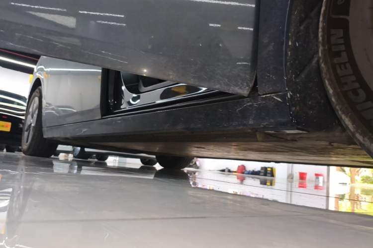 Used Li Auto MEGA 2025 Home Family Special Edition Right Side Sill