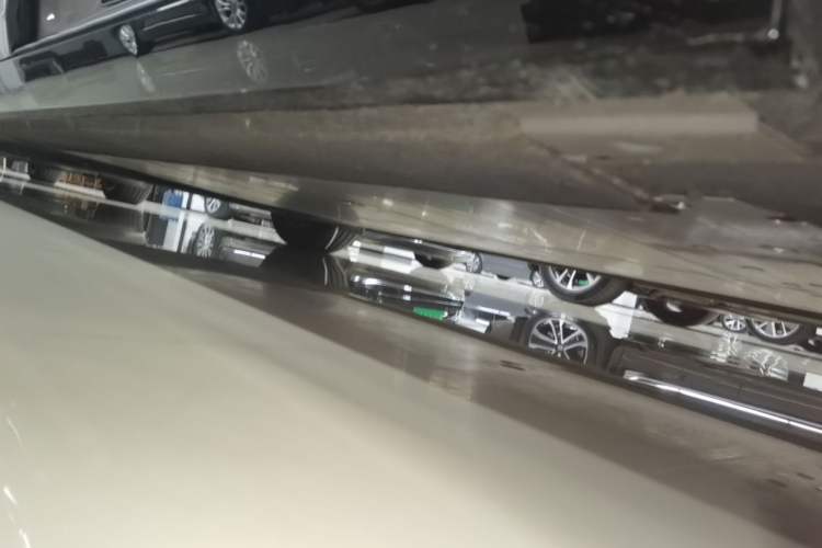 Used Li Auto MEGA 2025 Home Family Special Edition Right Side Sill