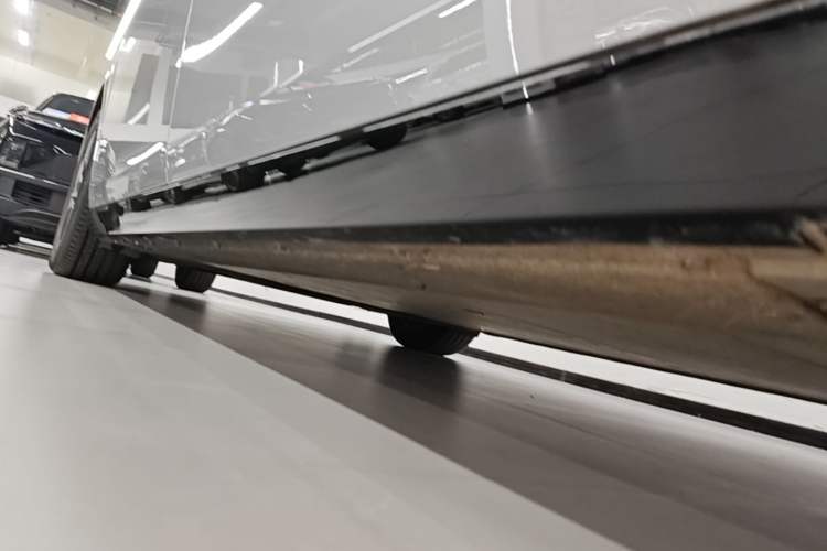 Used Li Auto MEGA 2025 Home Family Special Edition Right Side Sill