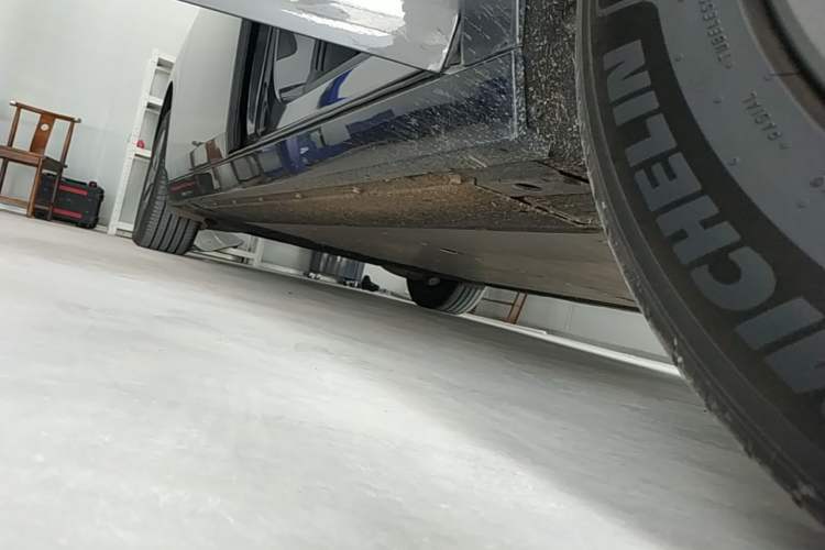 Used Li Auto MEGA 2025 Home Family Special Edition Right Side Sill