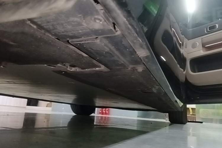 Used Li Auto MEGA 2025 Home Family Special Edition Right Side Sill