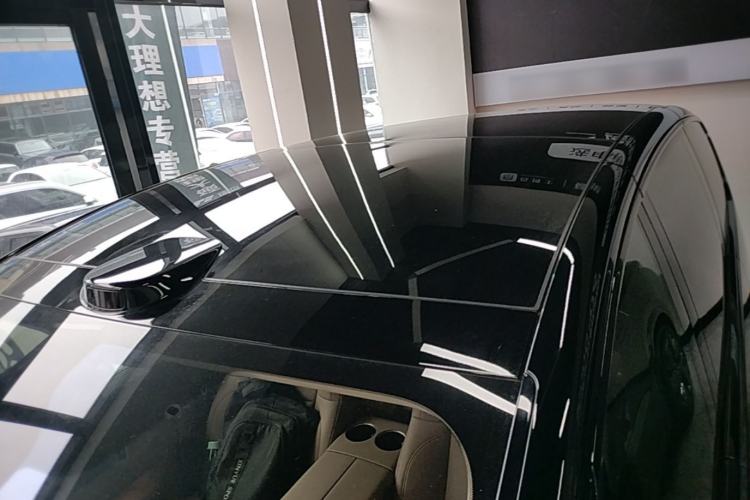 Used Li Auto MEGA 2025 Ultra Smart Refreshed Edition Roof