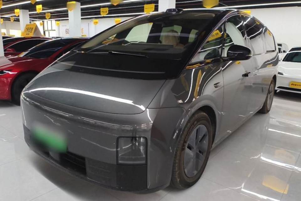 Li Auto MEGA 2025